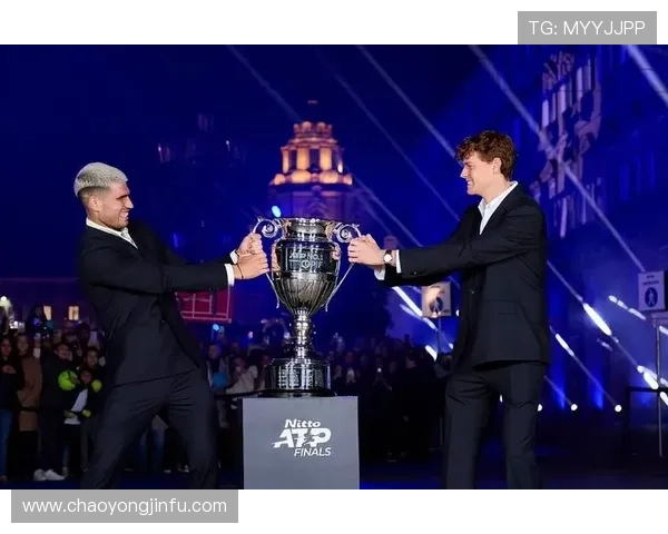 全球网球赛事进入白热化阶段 明星选手争夺年终总决赛入场券