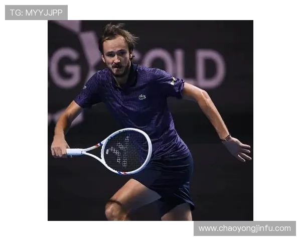 网球巨星梅德韦杰夫再创佳绩 连续四年跻身年终总决赛四强