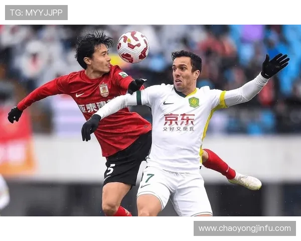 《中国足球超级联赛迎来新赛季 重磅引援与球队调整引发球迷热议》 《中国足球超级联赛迎来新赛季 重磅引援与球队调整引发球迷热议》